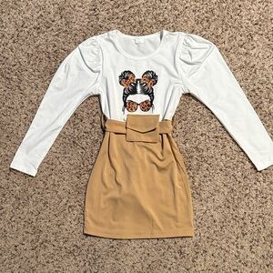 Girls size 7 white and tan dress with belt with a little pouch